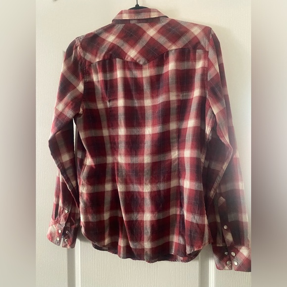 Women’s Levi’s button shirt - Picture 4 of 7